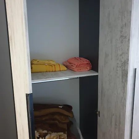 Ubytování v soukromí Kujtimi House *